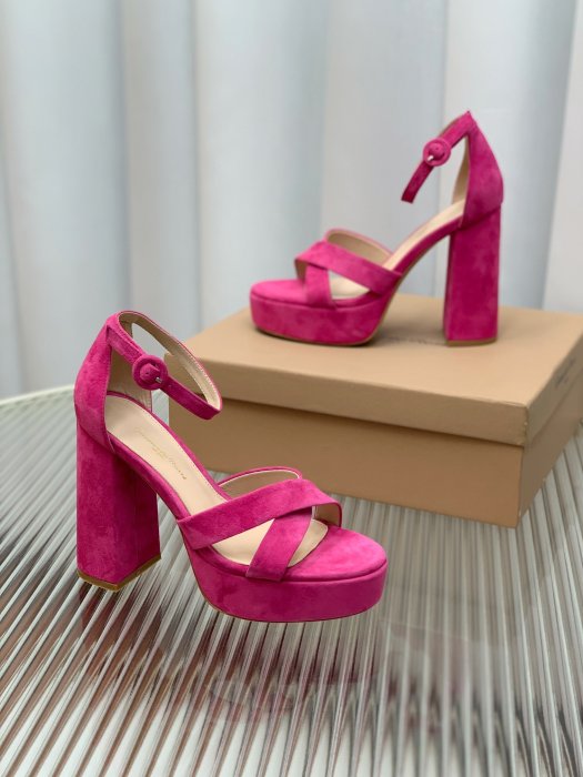 Босоножки фото 3