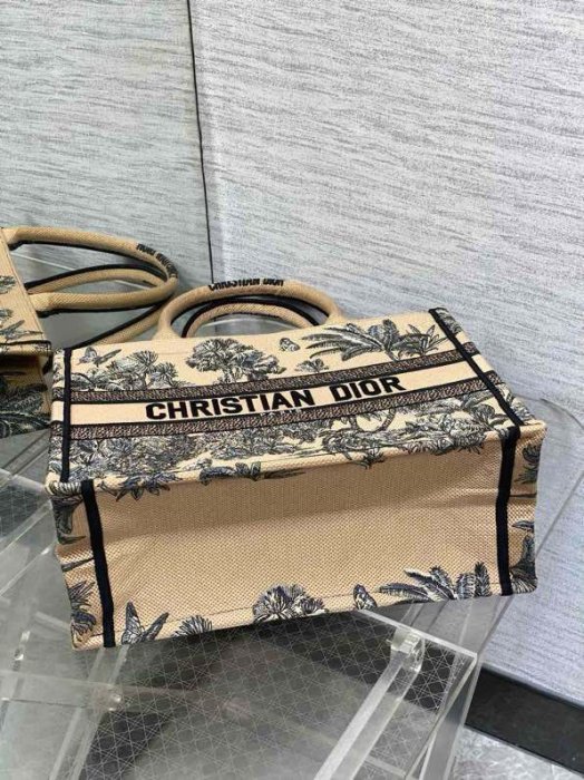 Сумка Book Tote 36 см фото 5