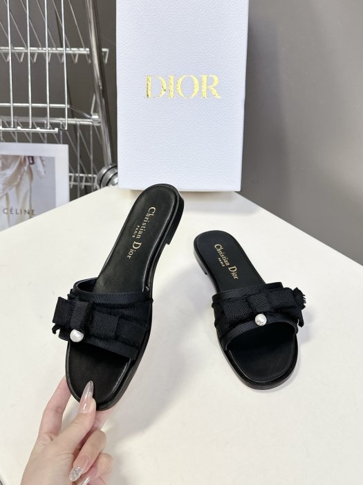 Шльопанці жіночі фото 4