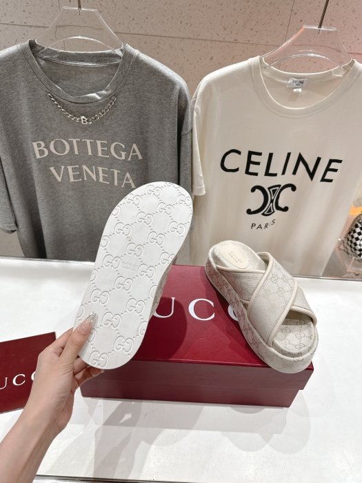 Шлепанцы фото 9