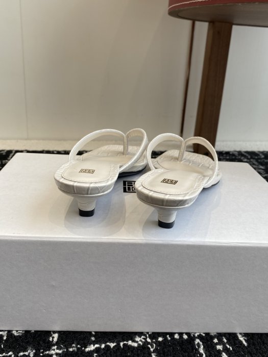 Босоножки фото 8