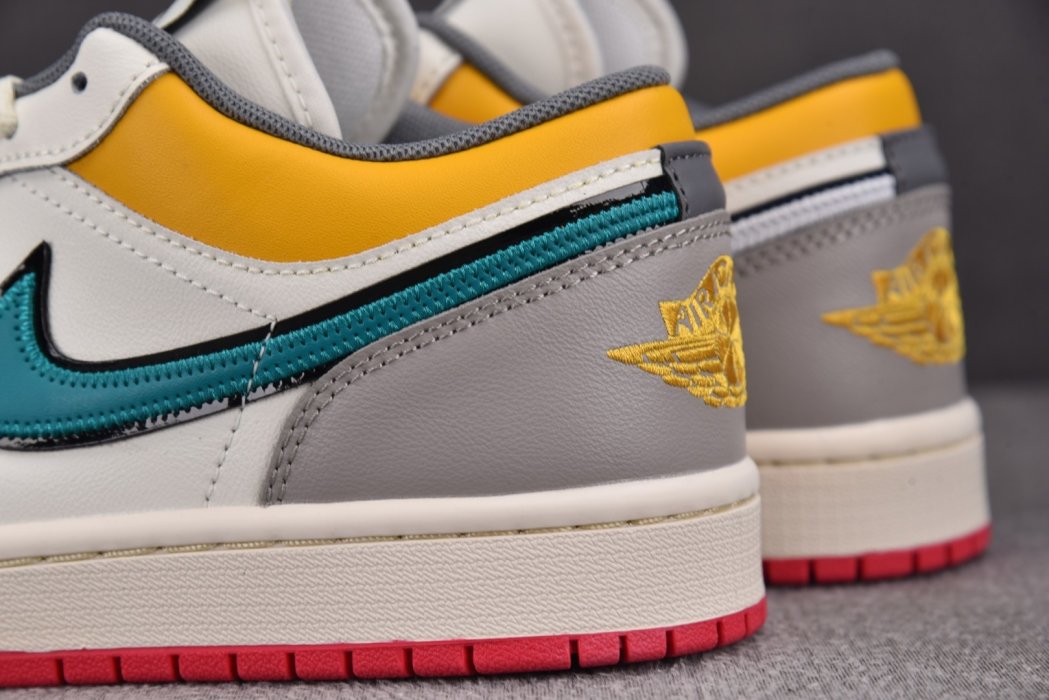 Кроссовки Air Jordan 1 Low Premium фото 13