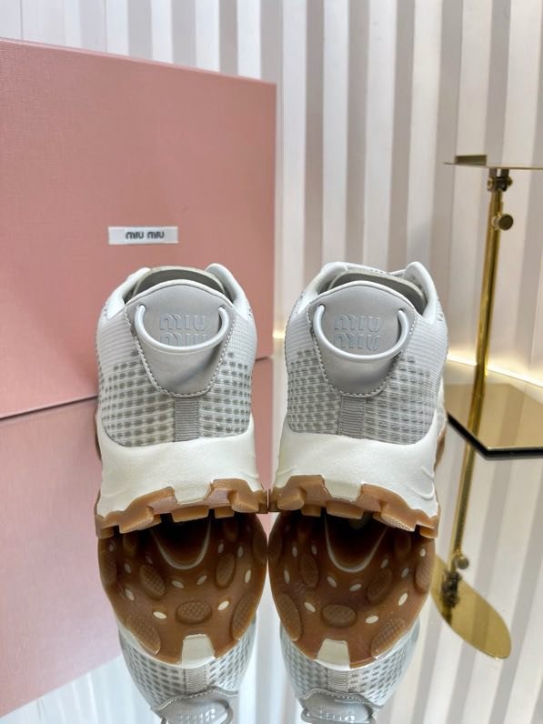 Кроссовки женские фото 8