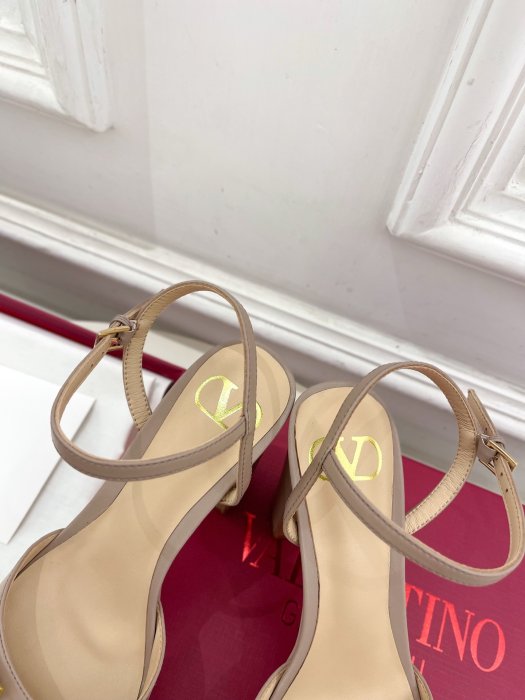 Босоножки фото 8