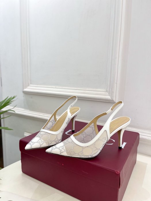 Босоножки фото 3