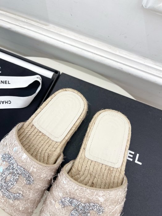 Шлепанцы женские фото 7