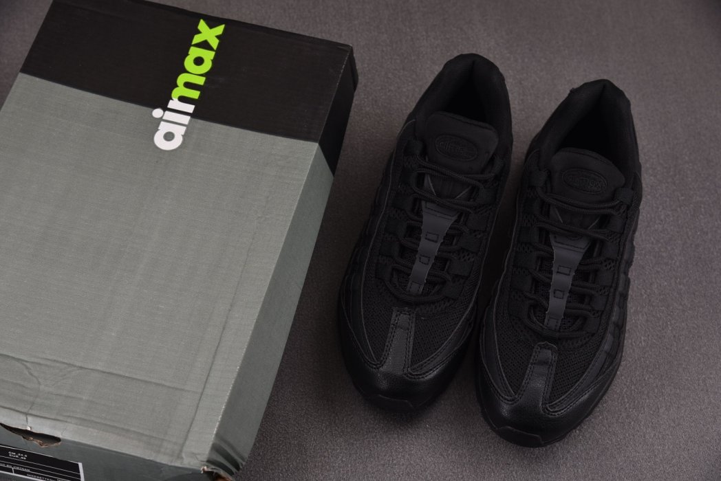 Sneakers Air Max 95 Recraft Triple Black фото 7