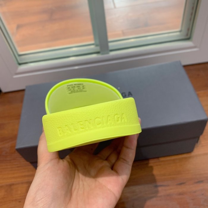 Шлепанцы фото 6