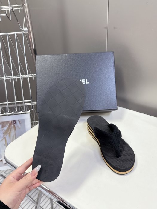 Шлепанцы фото 9