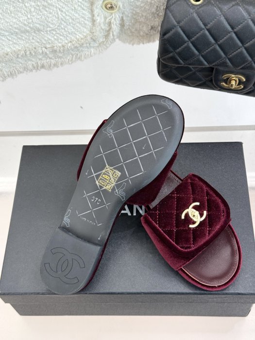 Шлепанцы фото 9