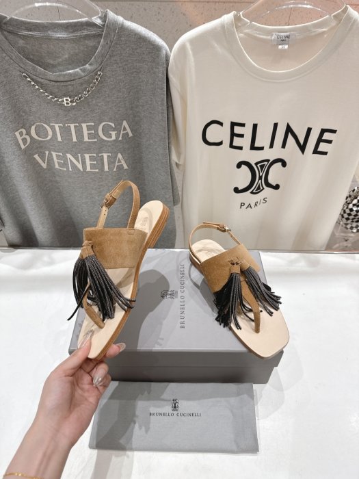 Сандалі жіночі фото 4