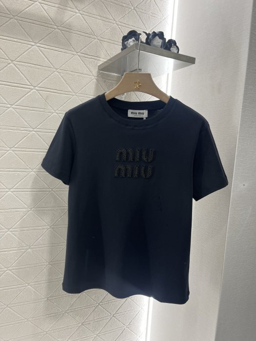 Футболка жіноча