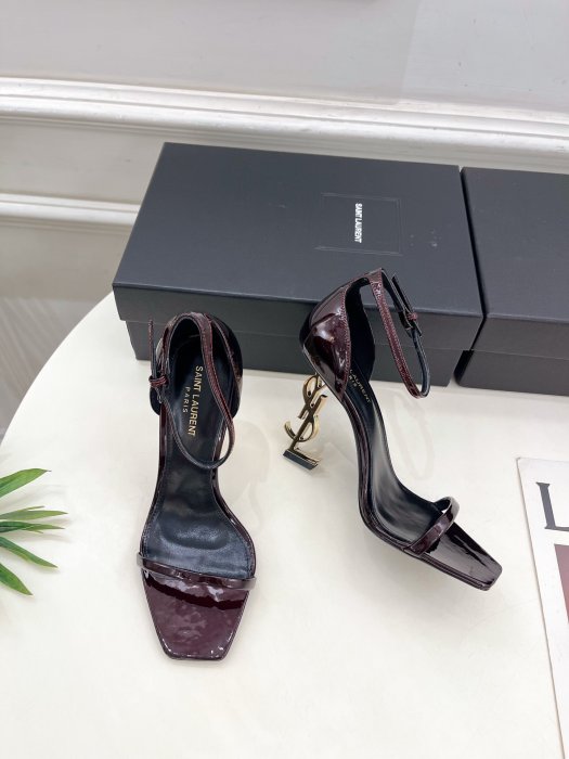 Босоножки фото 5