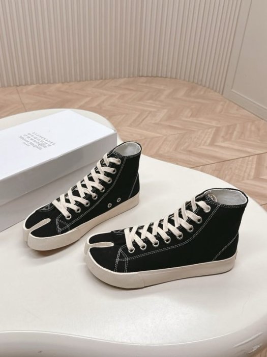 Кеды женские с раздвоенным носком