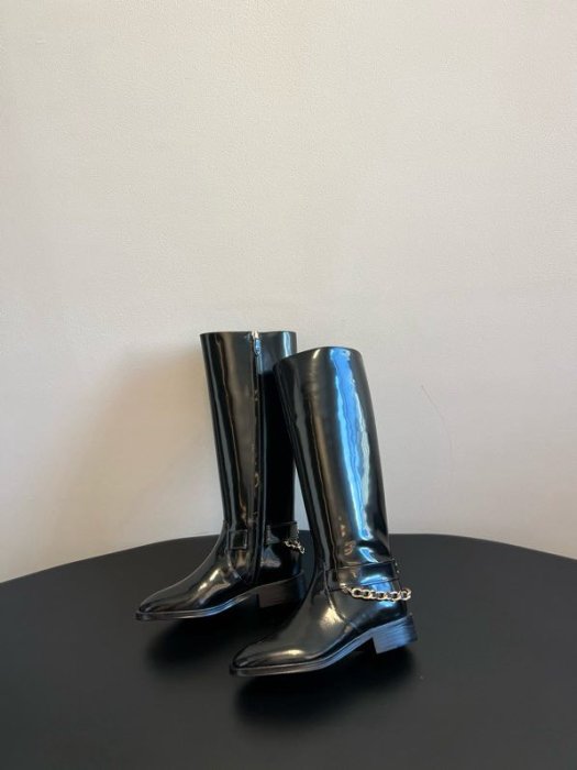 Boots women's