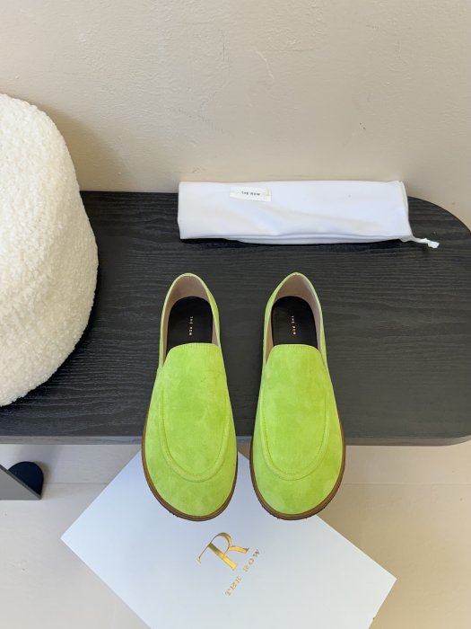 Лоферы женские