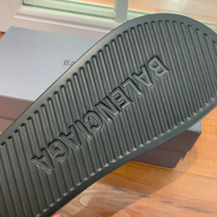 Шлепанцы фото 6