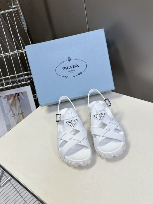 Сандалии женские