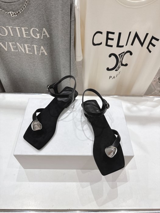 Босоніжки фото 2