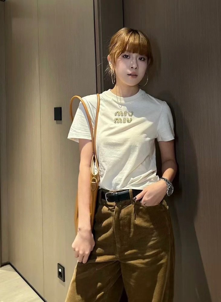 Футболка жіноча фото 9