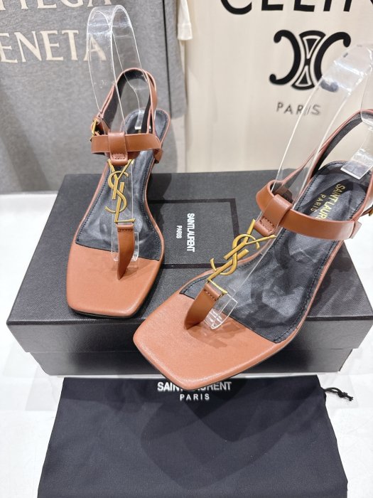 Босоножки фото 6