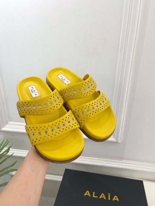 Шлепанцы женские фото 5