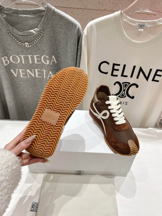 Кроссовки женские фото 9