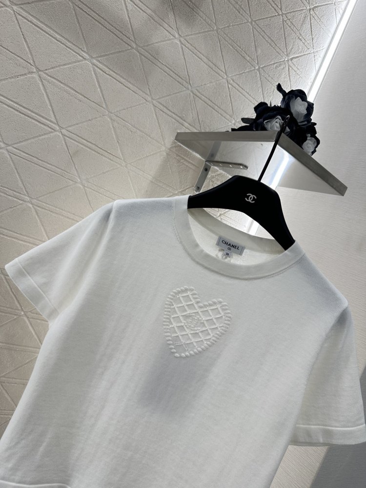 T-shirt women's фото 7