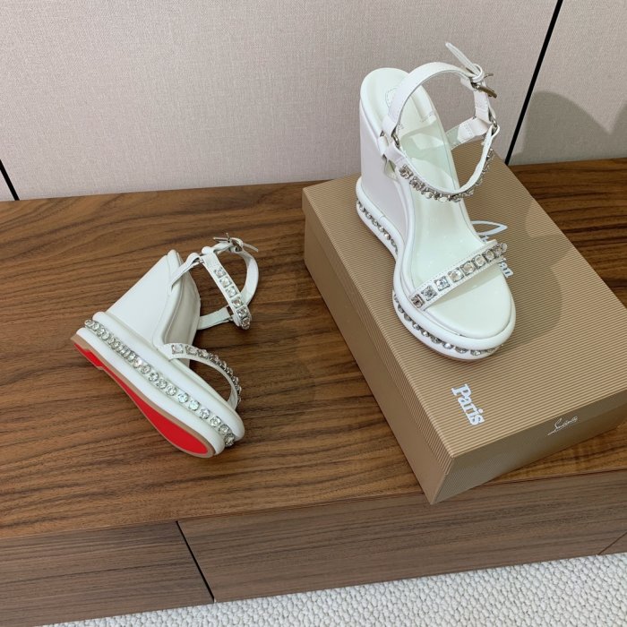 Босоножки фото 6