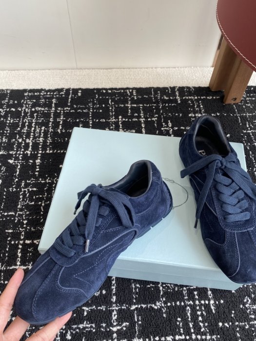 Кроссовки женские фото 7