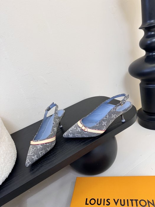 Босоножки фото 3