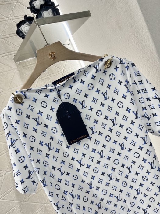 Футболка женская фото 3