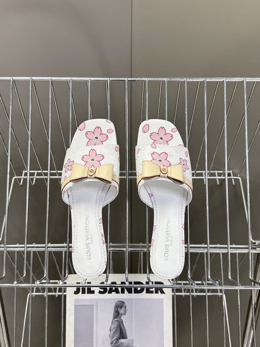 Шлепанцы фото 6