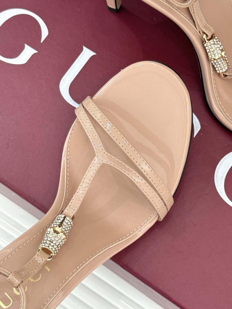 Босоножки фото 7