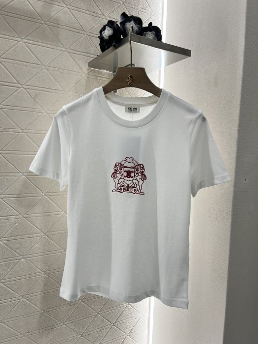 Футболка жіноча