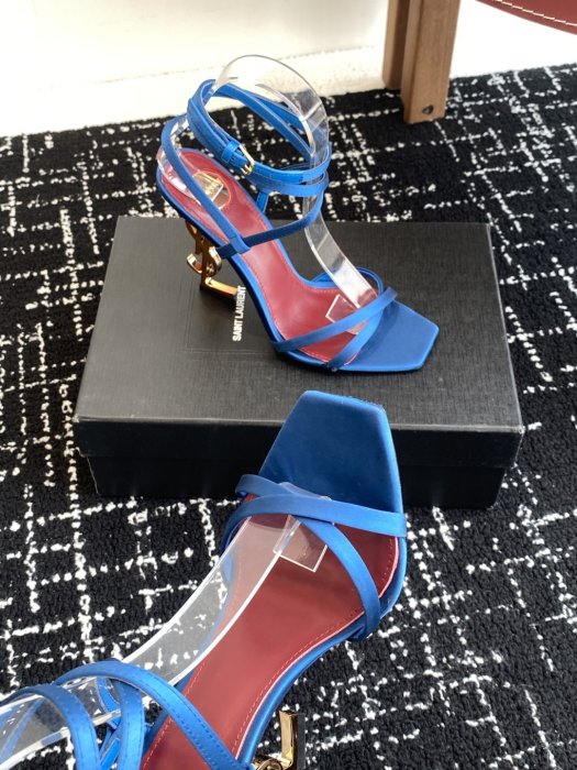 Босоножки фото 6