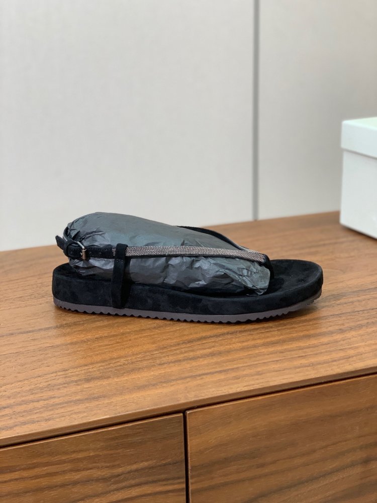 Шлепанцы женские фото 5