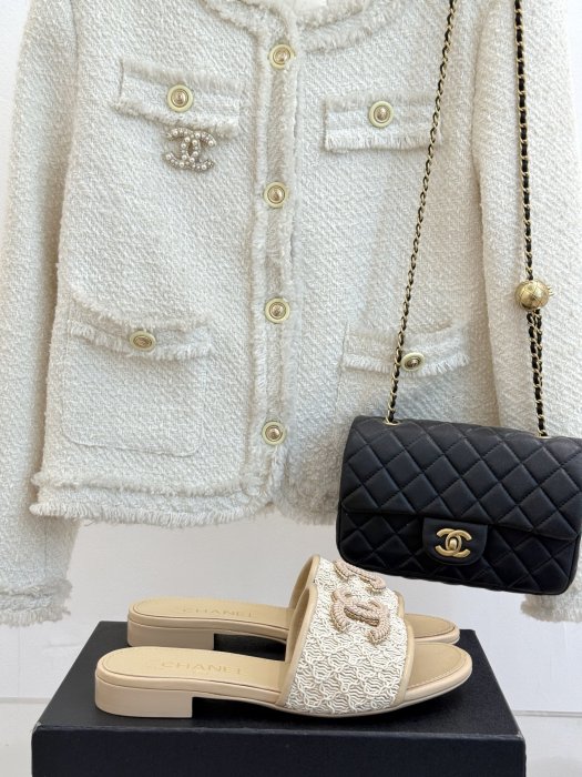 Шлепанцы женские