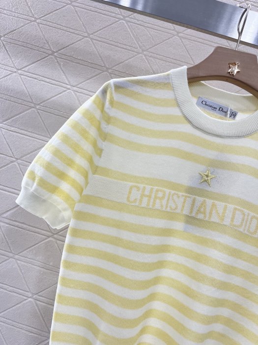 T-shirt women's фото 7