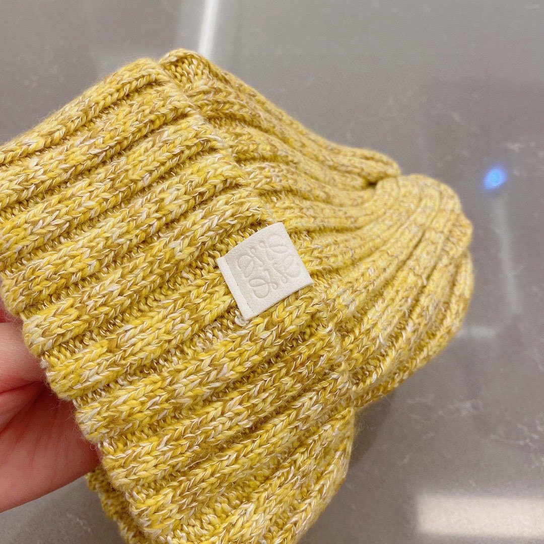 Woolen knitted a cap фото 8