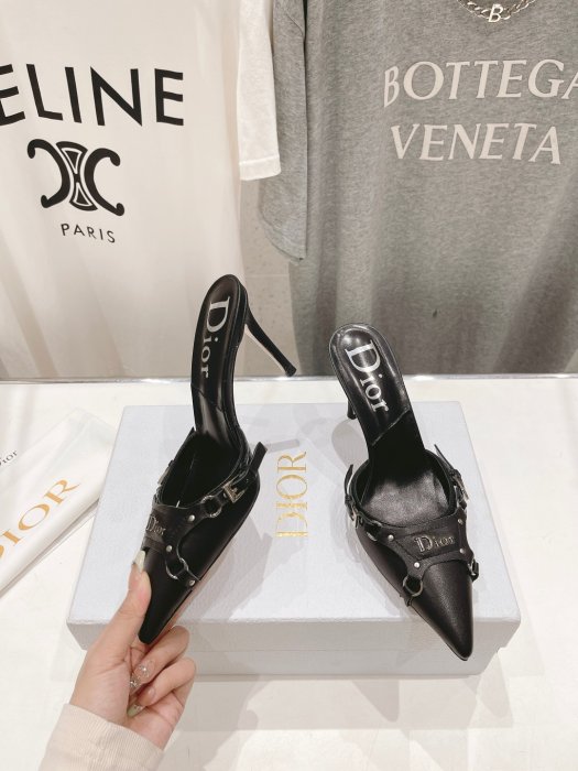 Босоножки фото 2