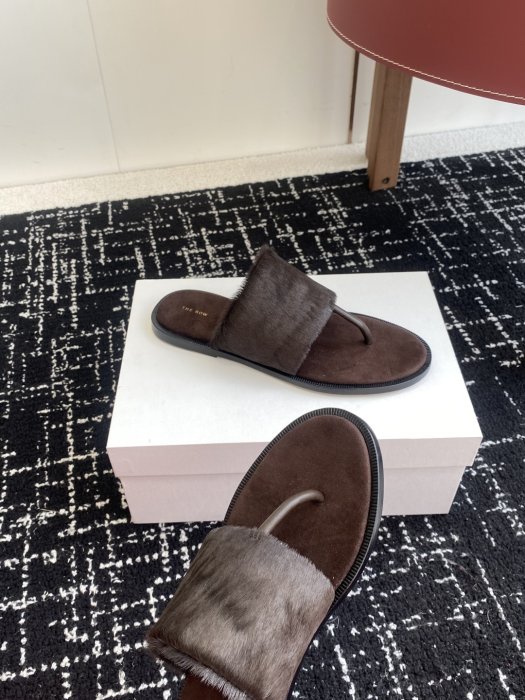 Шлепанцы женские фото 6