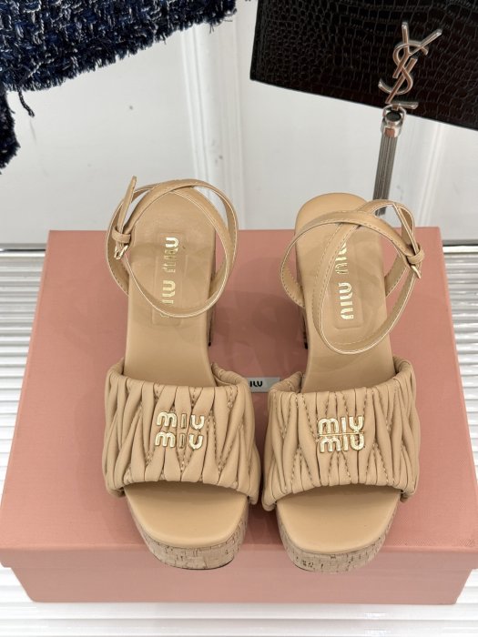 Босоножки фото 4