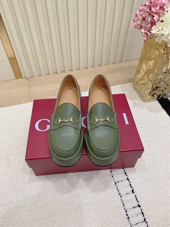 Лоферы жіночі на платформі