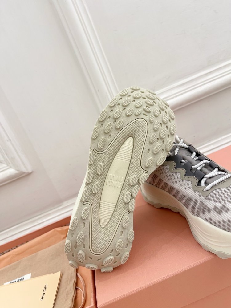 Кроссовки женские фото 9