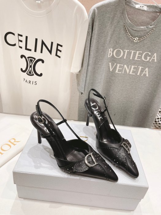 Босоножки фото 5