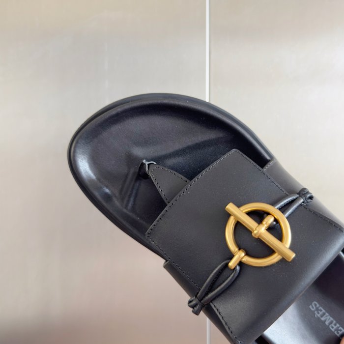 Шлепанцы женские фото 8