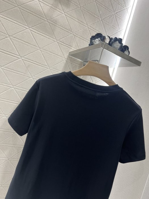 Футболка жіноча фото 4