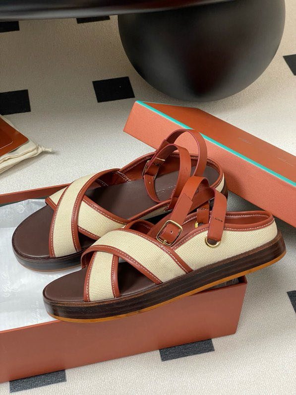 Сандалі жіночі фото 3