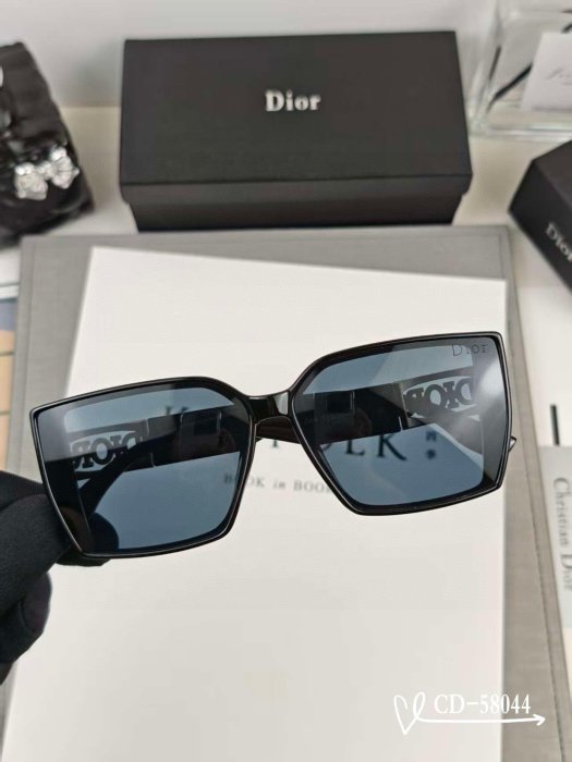 Очки солнцезащитные фото 5